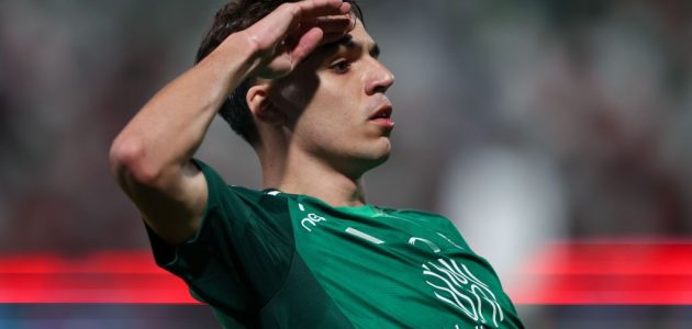 فيجا يكرر إنجاز الليجا بقميص أهلي جدة